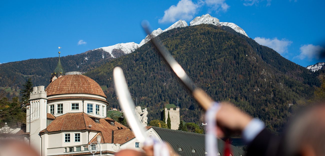 Il Kurhaus di Merano e una sciabola alzata: Merano WineFestival 2026